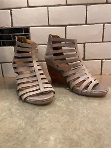 Johnston & Murphy Size 8.5 Matte Silver Gladiator Wedge Sandal Shoe - Picture 1 of 7