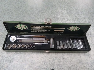 S-K 94520 18 Stk. 3/8" Dr. Steckschlüsselsatz 15 Stecknüsse Ratsche 2 Verlängerungen - Bild 1 von 5