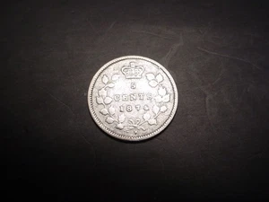 1874 CANADA SILVER 5 CENTS - CROSSLET "4" VARAIETY - Picture 1 of 2