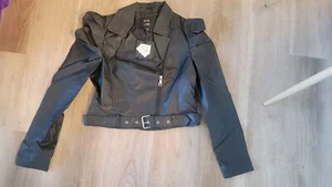 Chaqueta de motociclista recortada manga abullonada de cuero sintético en negro talla 10 EE. UU. ASOS DESIGN - Imagen 1 de 7