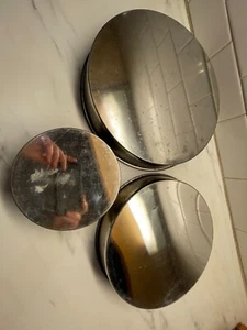 "Juego de 3 sartenes para pasteles de metal graduado vintage 6,25 10,25 y 12,25"" nivel de granja" - Imagen 1 de 9