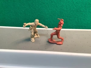 Marx 45mm 1950's Fort Apache/Dearborn Fighting Indian & Cowboy Figures - Picture 1 of 3