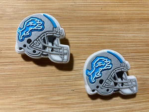 Casco de fútbol americano de los Detroit Lions de la NFL para zapatos de cocodrilo dijes Jibbitz - 2 piezas - Imagen 1 de 1