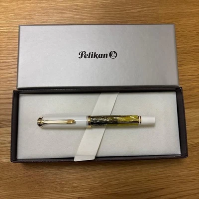 Pelikan Souverän M400 White Tortoise Fountain Pen M - Image 1 of 4