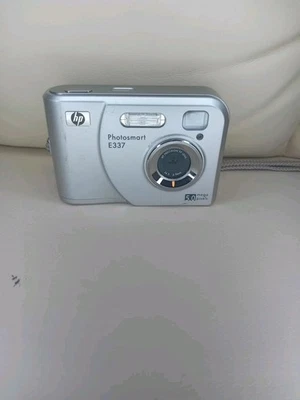 HP Photosmart E337 5MP Compact Digital Camera Silver - Tested & Working - Image 1 of 4