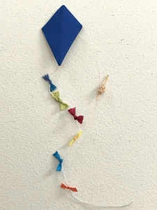 Artisan Helen Davies Cupboard Miniatures Paper Kite 1:12th Scale - Photo 1/5