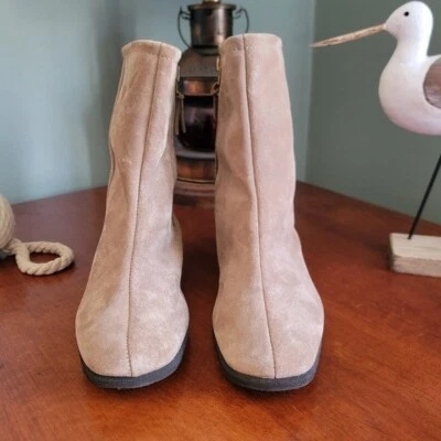 Botas de gamuza tostadas Hush Puppies vintage de los años 60 con forro de piel de oveja talla 6,5 Foto 1 de 4