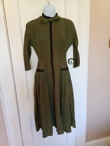 Vintage Dress Womens Small 1950s Handmade  Green Pleated Embroidered Bonnie - Picture 1 of 24