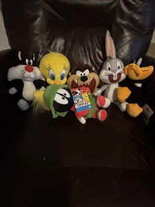 Looney Toons Plushies 7” set - Picture 1 of 7