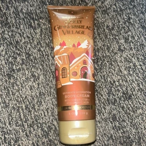Bath & Body Works Ultimate Hydration Body Cream Jolly Gingerbread Village New - Picture 1 of 2
