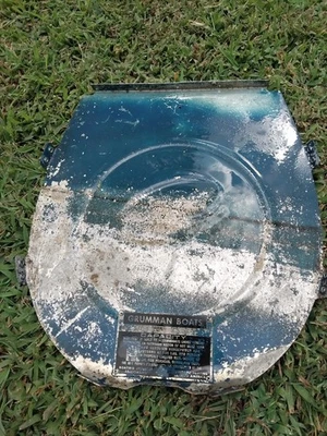 17 Ft.Grumman Aluminum Canoe Bulkhead Cover - Image 1 of 3