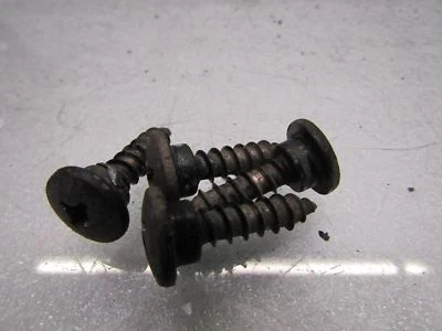 Tornillos de montaje para parachoques trasero Lexus Soarer Toyota SC300 SC400 91-00 X4 Foto 1 de 4