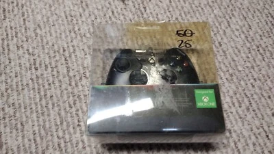  LED Wired Controller: Xbox One Retro - Image 1 of 4