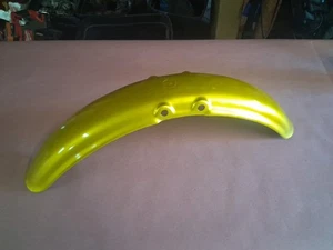 NICE ORIGINAL PAINT 1973 1974 Kawasaki F11 250 ENDURO FRONT FENDER OEM GENUINE - Foto 1 di 13