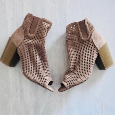 Nuevos botines al tobillo para mujer perforados de gamuza sintética punta abierta tacón topo Foto 1 de 4