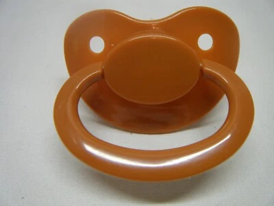 CHUPETE ADULTO, SILICONA, TALLA 6, PROTECTOR ADULTO OVERSIZE, MULTICOLOR, NUEVO Foto 1 de 4