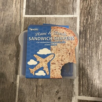 Cortador de sanduíche Tovolo avião e nuvens modelador avião azul - Imagem 1 de 2