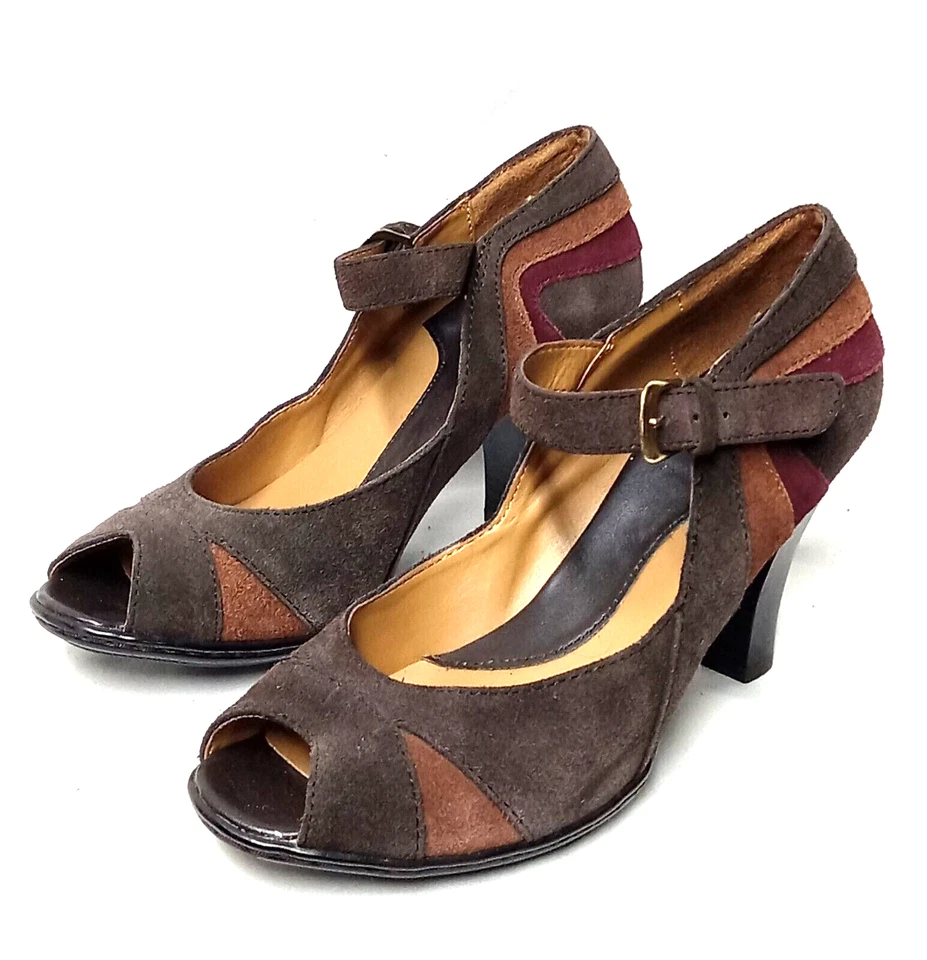 CROFT & BARROW - ZAPATOS DE SALÓN NICOLETTE, Mujer Talla 7 Marrón Gamuza Punta abierta Correa para el Tobillo Foto 1 de 4