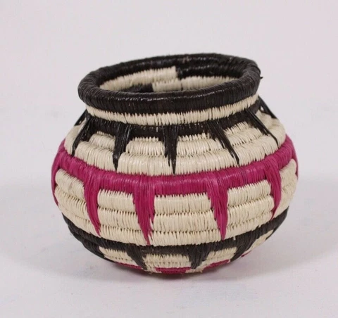 Miniature Tribal Style 2.75” x 3” Hand Woven Grass Basket Jar Brown Pink Natural Cover