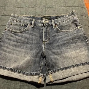 Lucky Brand The Roll Up Medium Wash Mid-Rise Stretch Jean Shorts Size 6/28 - Picture 1 of 7