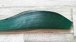 100 Quilling paper strips 3mm wide - dark green - Picture 1 of 1