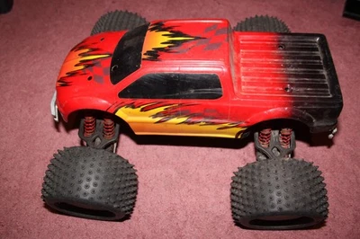 Traxxas E-Maxx Dual Brushed 1/8 Monster Truck 4WD - untested - Image 1 of 4
