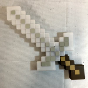 Minecraft Light-Up Adventure Sword w/sound Mattel 2017 FMD13 Used Tested Works - Picture 1 of 3
