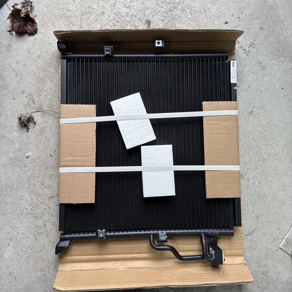 Condensador aire acondicionado nissens 94157 BMW E36 318is 318ti 323is 325is 93-99 328i m3 Foto 1 de 1