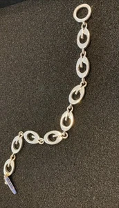 GUESS Signature G Silver Tone H Links Toggle Bracelet 7” EUC - Picture 1 of 3