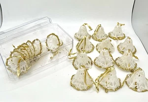 Juego de 20 adornos de campana de Navidad de plástico brillante blanco y dorado vintage con estuche - Imagen 1 de 7
