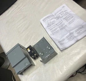 Square D series G3 Cat# QO-200TR Breaker Box W/ Fuse - Picture 1 of 14
