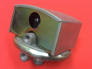 Dwyer - Model #1823-2-2-S - Pressure Switch - UNUSED - Picture 1 of 4