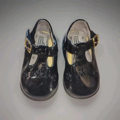 Zapatos de charol para niños pequeños talla 3 con hebilla dorada Foto 1 de 4