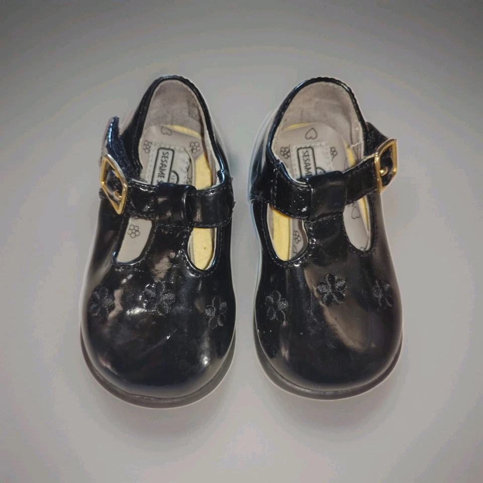 Лакированная кожа ребенка ясельного возраста размер 3 туфли с золотой акцент пряжки - Изображение 1 из 4
