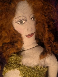 Muñeca Embrujada Espíritu Activo Abigail POSITIVA Paranormal Amigable Coqueta 28" Alto - Imagen 1 de 4