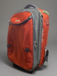 "Bolsa de equipaje con ruedas High Sierra 22"" naranja estilo equipaje de mano" - Imagen 1 de 10