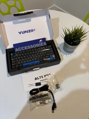 Yunzii AL75 Pro Mechanical Gaming Keyboard - BT/Wireless/Wired - Blue/Gray Sw - Image 1 of 4