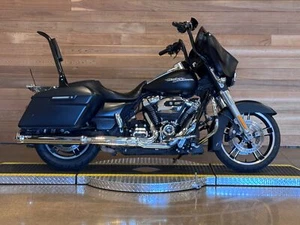 2017 Harley-Davidson Street Glide® Special - Picture 1 of 6
