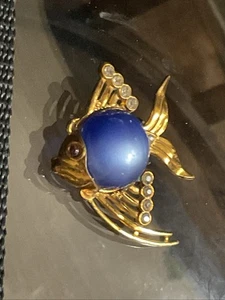 Vintage Angel Fish Blue Jelly Belly w/ Rhinestones Brooch Pin - Picture 1 of 8