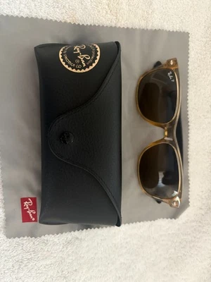 Lente polarizada verde marco negro Ray-Ban New Wayfarer RB2132 622/58 55-18 Foto 1 de 4