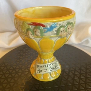 Vintage Monty Python's Holy Grail Tasse Kelch 70er Film Promo Keramik - Bild 1 von 9