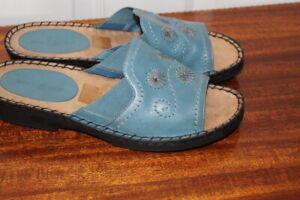 DUCK HEAD VERY NICE TEAL BLUE LEATHER  SHOES/SANDALS  WITH ELASTIC SZ 7.5 M NWOB