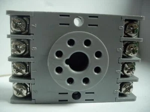 SQUARE D 8501-NR51 300VAC 10A 8 PIN ROUND RELAY SOCKET BASE - Picture 1 of 2