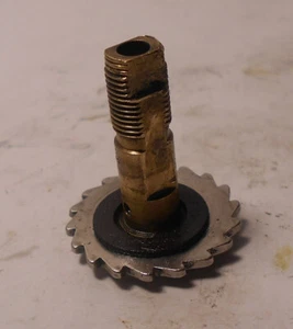 4 SCREW Abu Garcia Ambassadeur 5000 - DRIVE CRANK SHAFT - Fishing Reel PART #8 - Picture 1 of 2