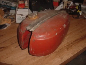Original red gas tank wth top aluminun trim piece. Triumph trophy 1968-70 - Picture 1 of 10