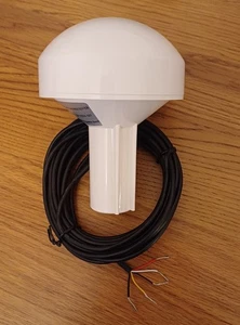 Cobra Marine GPS Antenna MR F57W E, MR F57B E, VHF Radio Receiver + Mount - Picture 1 of 5