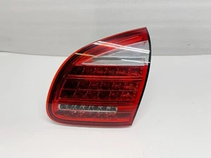 Luz trasera lado pasajero P503150 2011-2014 Porsche Cayenne 7P5945094N - Imagen 1 de 9