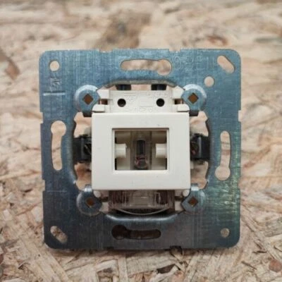 Jung TIP 90 Tipp Kontroll TASTER Wechselschalter 806KoU Unterputz 10/250 ALT - Bild 1 von 4