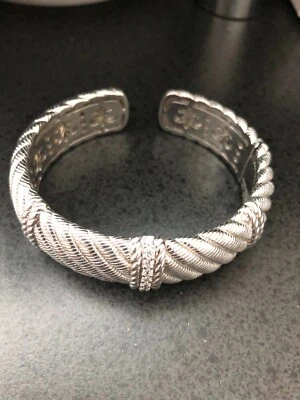 DISEÑADORA Judith Ripka Plata Diamonique Brazalete Texturizado Brazalete - ¡GRAN VALOR!! Foto 1 de 4