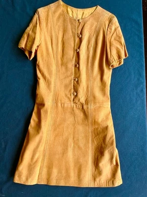 Винтажное замшевое кожаное платье 1970-х с атласной подкладкой. Редкий товар! - Изображение 1 из 4